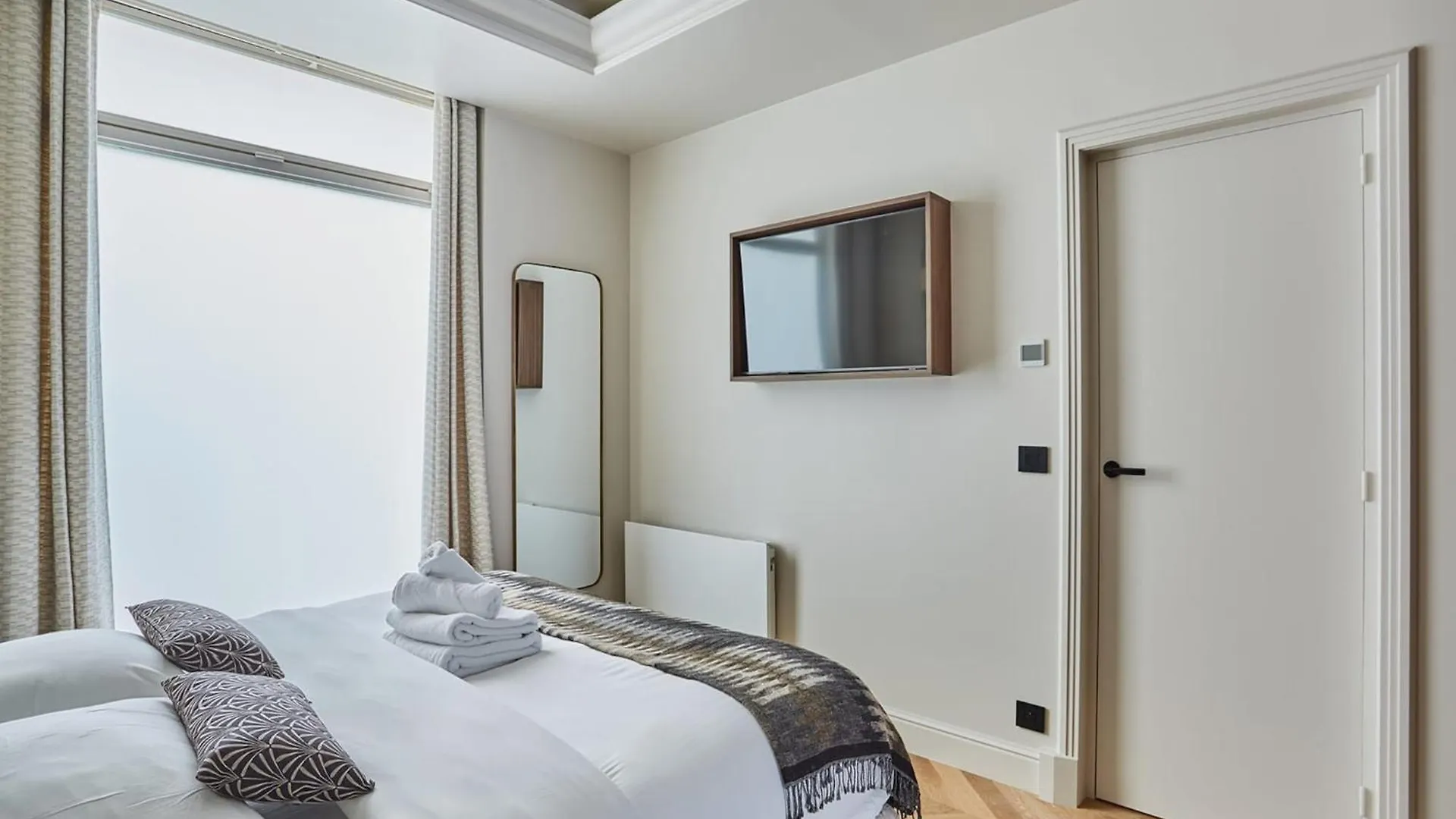Incredible Le Marais Apartment With Terrace Paris
