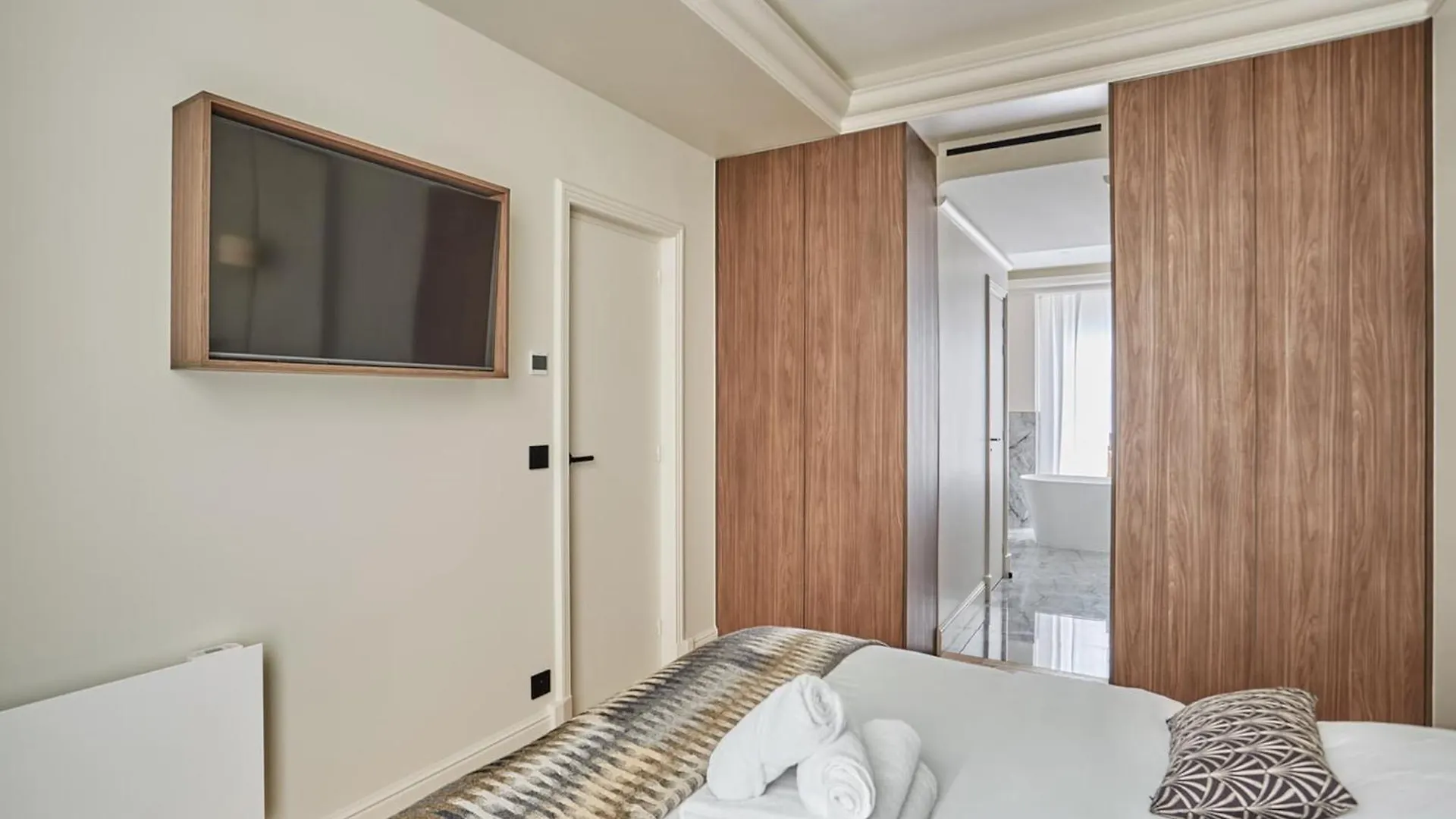 Incredible Le Marais Apartment With Terrace Paris