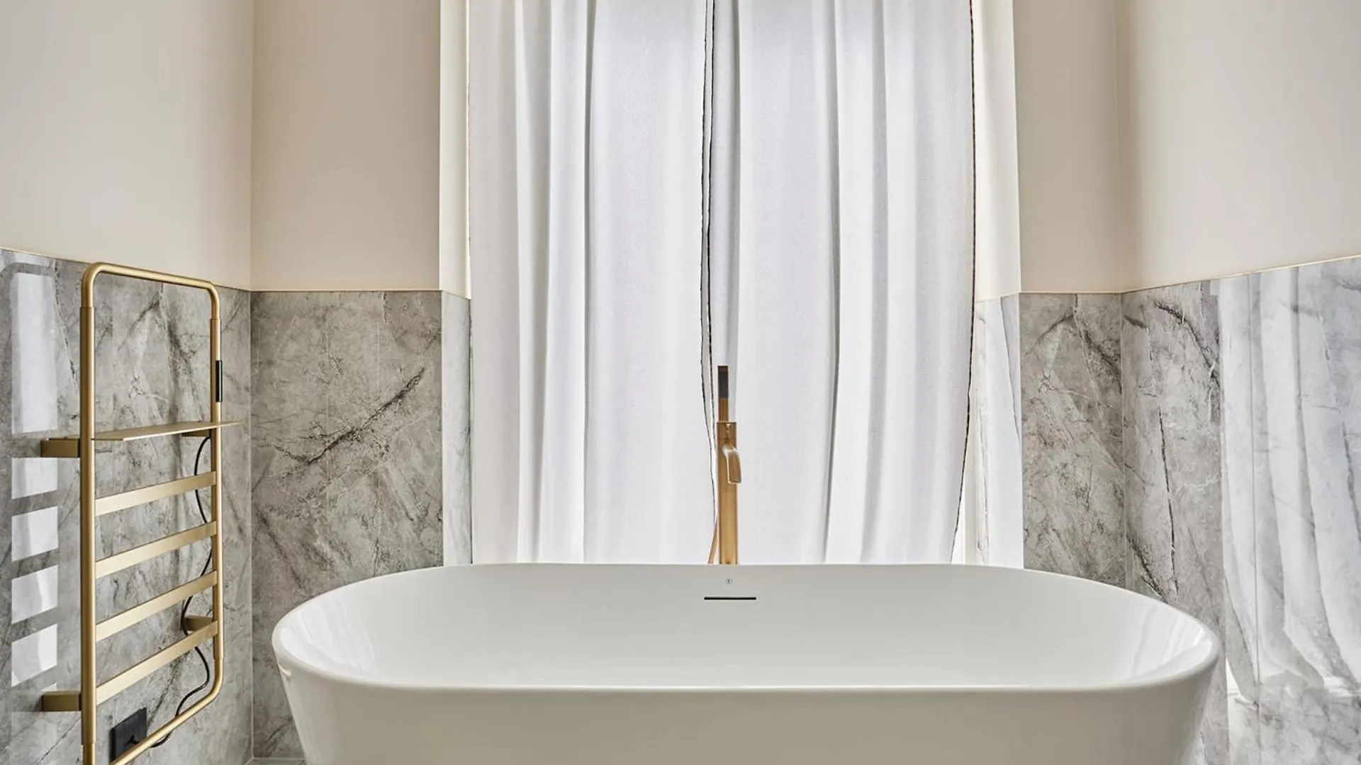 Incredible Le Marais Apartment With Terrace Paris