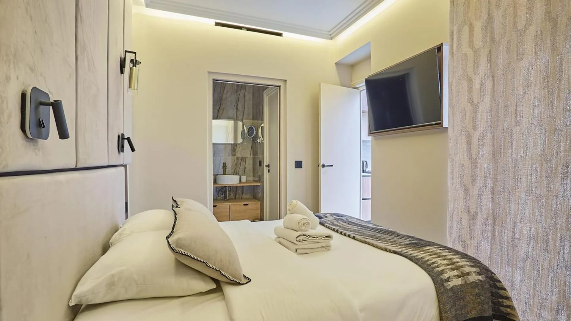 Incredible Le Marais Apartment With Terrace Paris