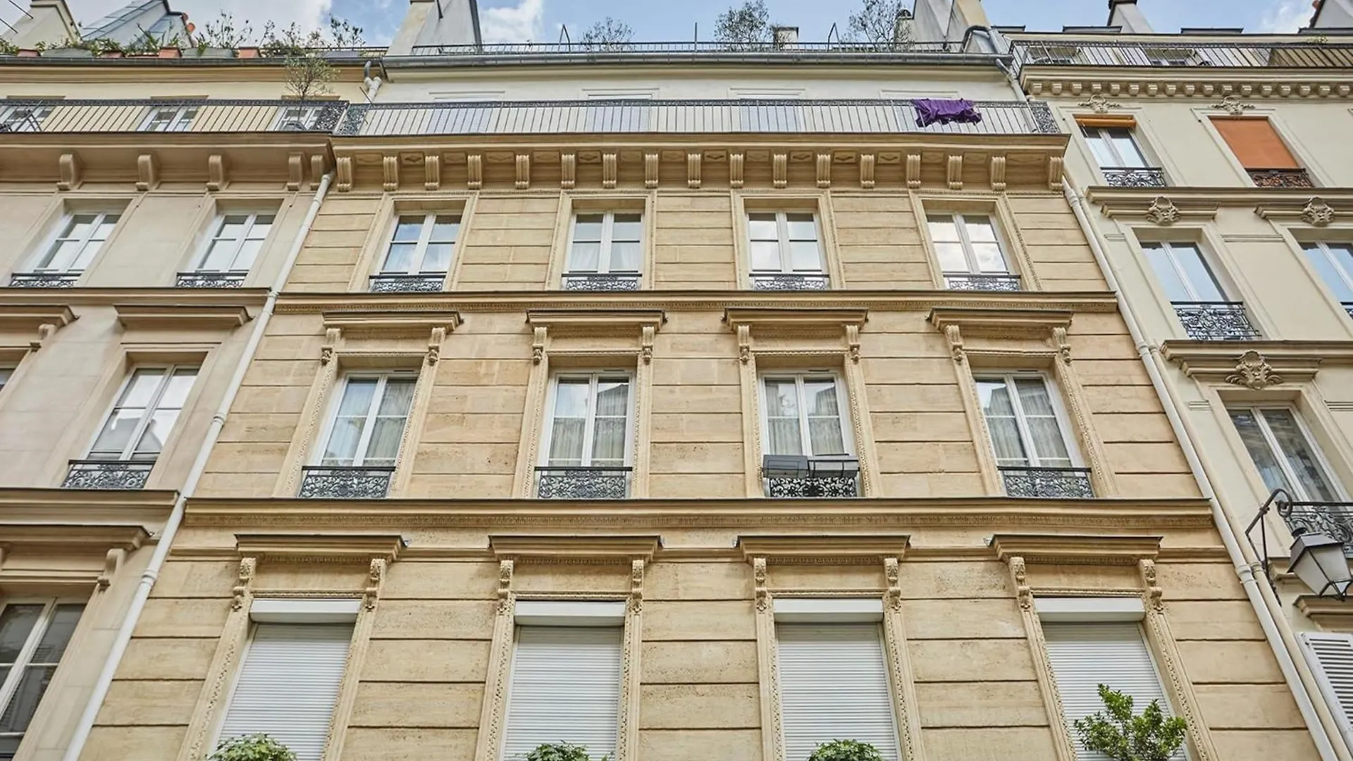 Incredible Le Marais Apartment With Terrace Paris France