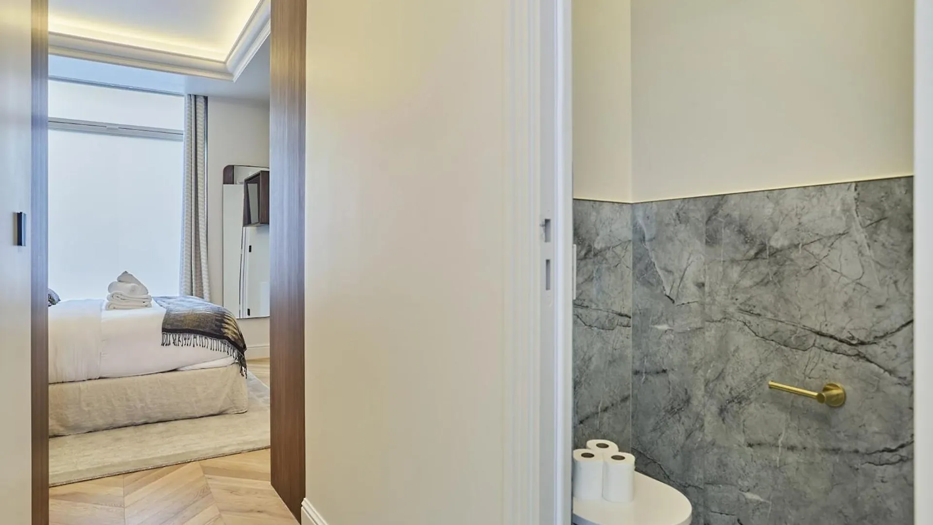 Incredible Le Marais Apartment With Terrace Paris Fransa